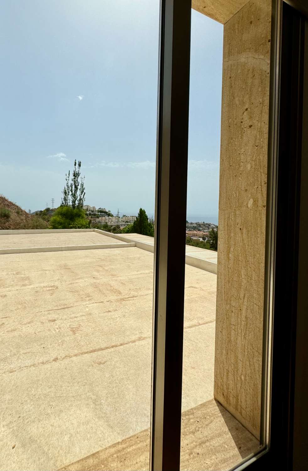 VILLA DE DISEÑO CON VISTAS AL MAR, EN PINARES DE SAN ANTÓN