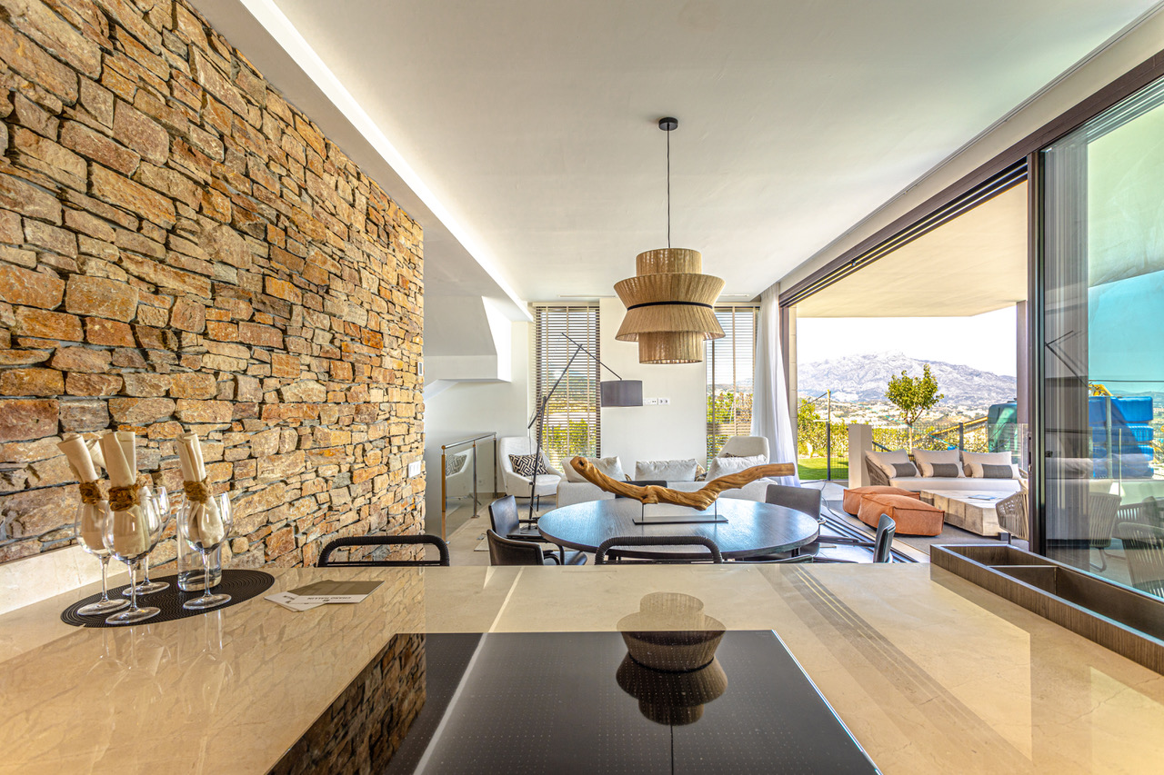 LAST UNITS OF LUXURY VILLAS IN BENAHAVIS! - TURNKEY - FROM 1,990,000