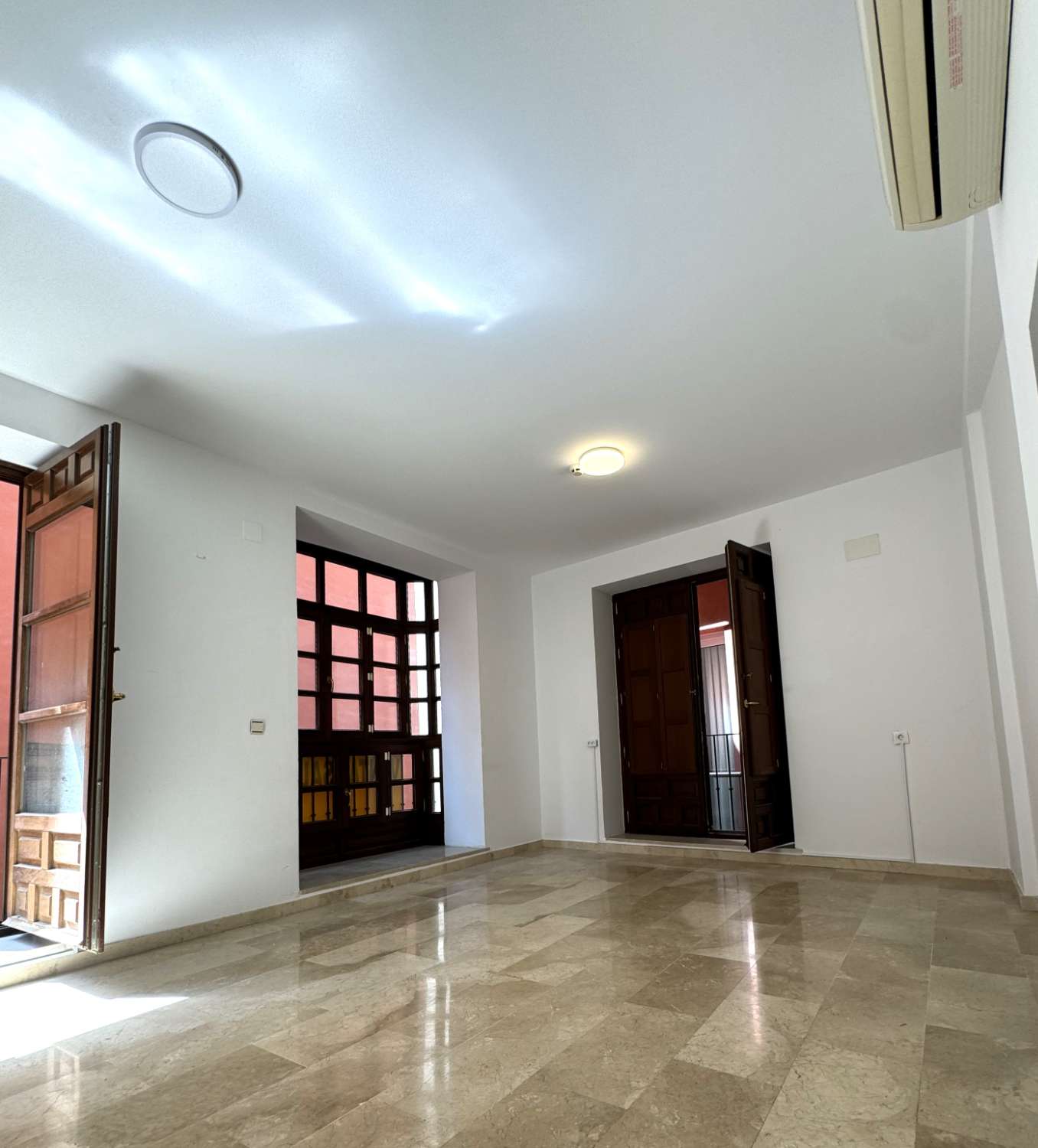 FANTASTIC OPPORTUNITY IN THE HEART OF THE HISTORIC CENTER OF MÁLAGA