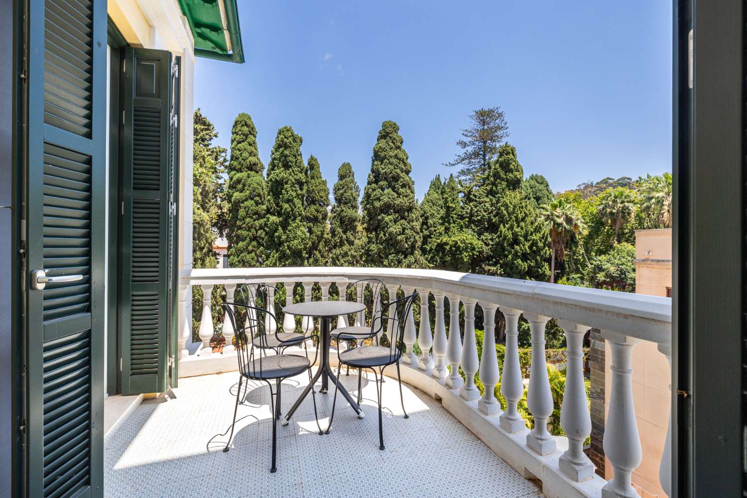 APPARTEMENT DE LUXE DANS UN BÂTIMENT HISTORIQUE AU COEUR D'EL LIMONAR