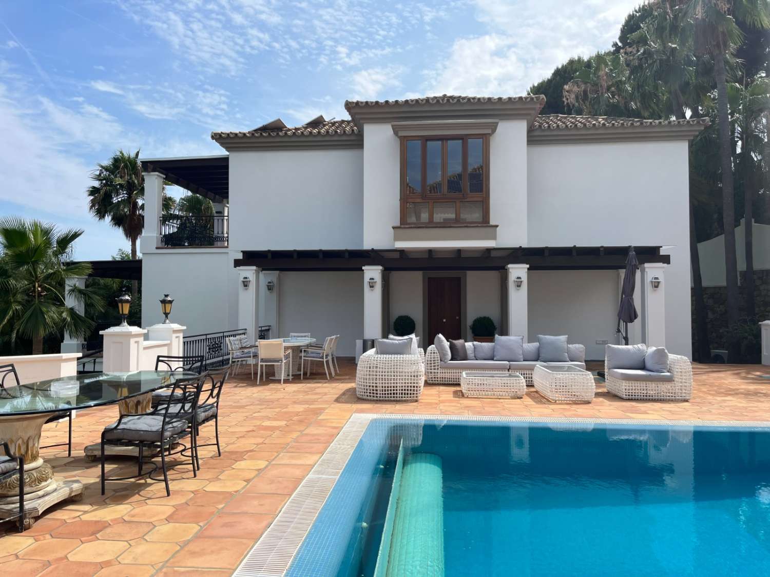 LUKSURIØS VILLA I MIDDELHAVSSTIL I BENAHAVIS